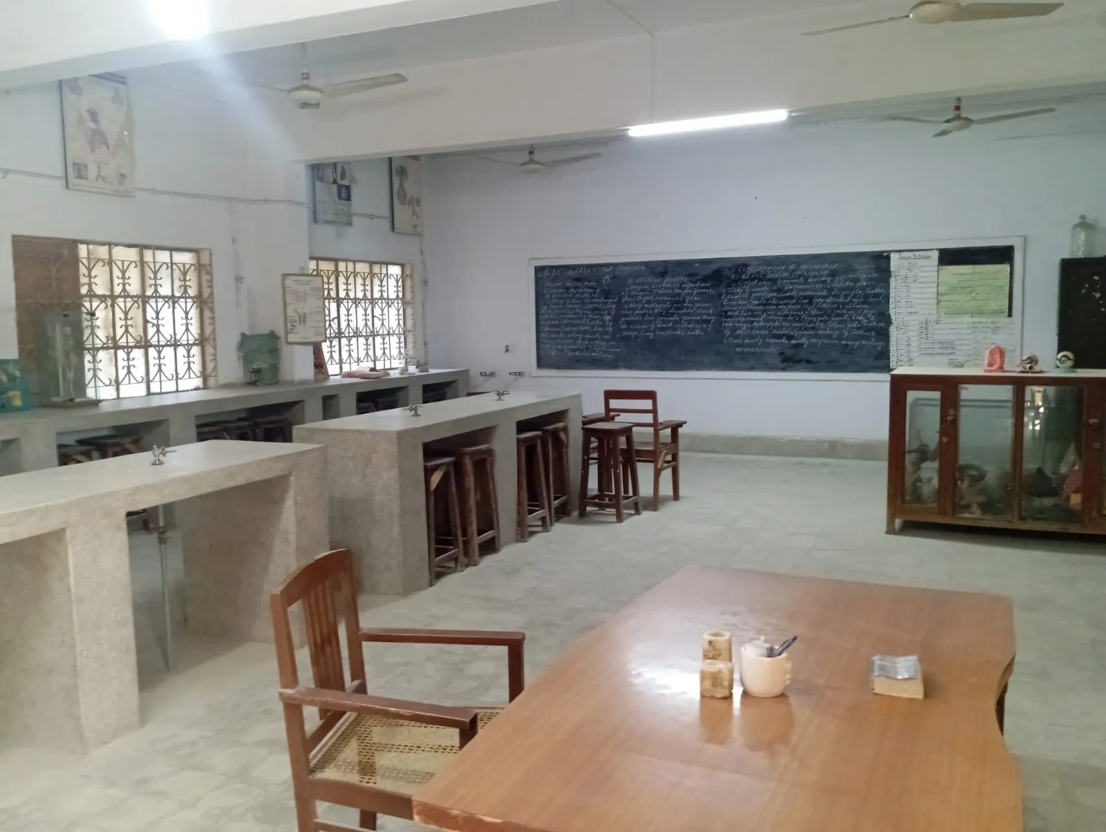 Biology Lab — photo 4